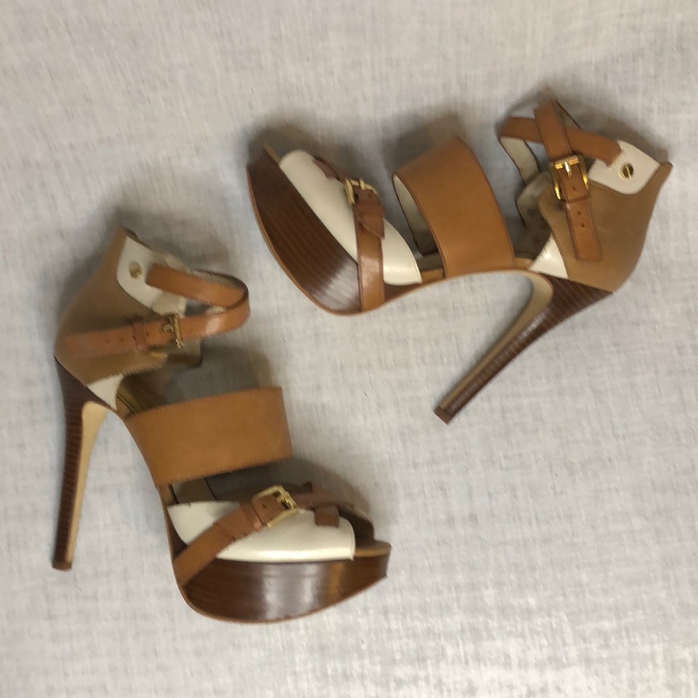 MICHAEL KORS FALLYN PEEP 👀 TOE PLATFORM HEELS 👠